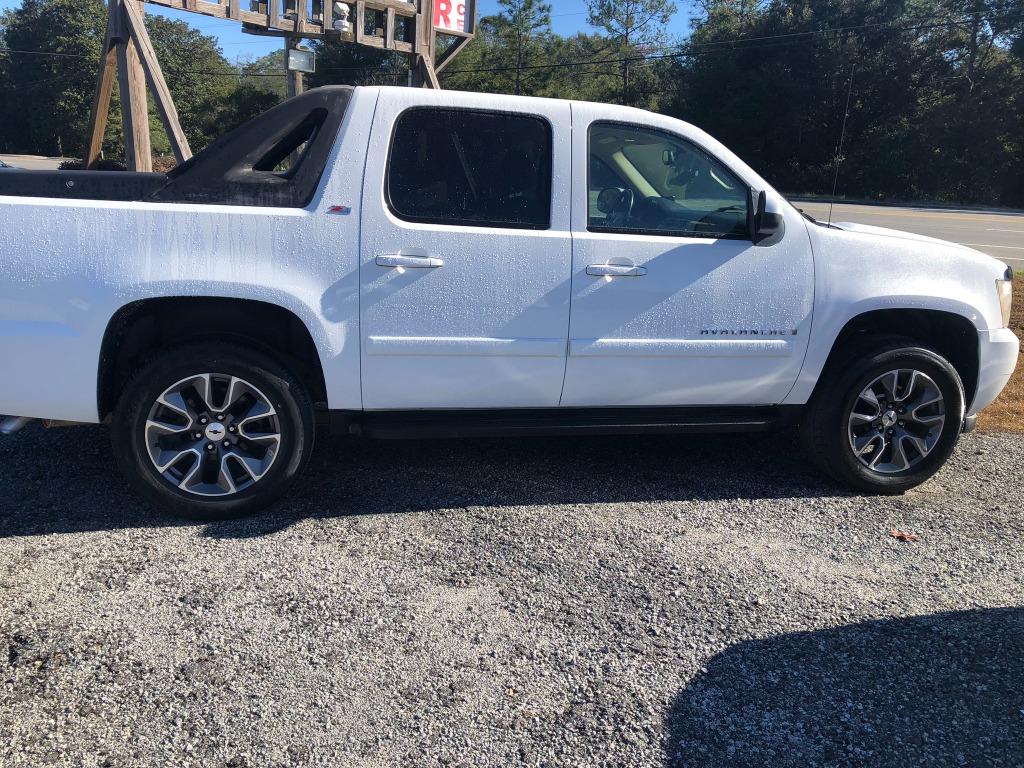 2007 Chevrolet Avalanche LT's photo