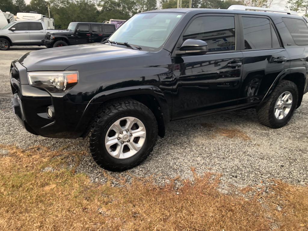 2017 Toyota 4Runner SR5's photo